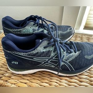Women’s ASICS Nimbus 20